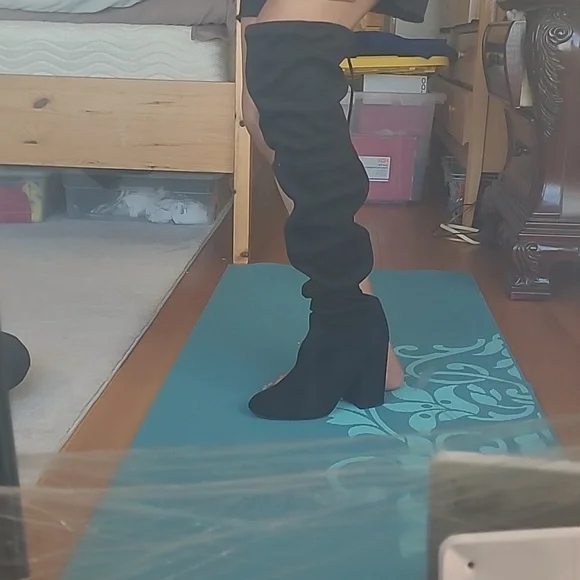 Boots - Picture 8 of 9